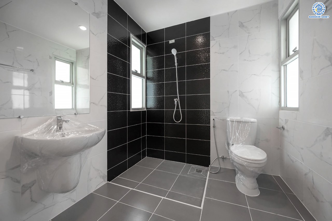 บ้านมือสองตกแต่งใหม่ โครงการ ศุภาลัยพาร์ควิลล์2 พหลโยธิน48 เนื้อที่ 71.6 ตร.ว. ฟังก์ชัน 3 ห้องนอน 4 ห้องน้ำ 1 ห้องแม่บ้าน จอดรถได้ 2 คัน บนทำเลเดินทางสะดวกเชื่อมต่อถนนสายไหม, ถนนลำลูกกา, ถนนพหลโยธิน ใกล้รถไฟฟ้าสายสีเขียว "สถานีสายหยุด" และทางด่วน "ฉลองรัช"